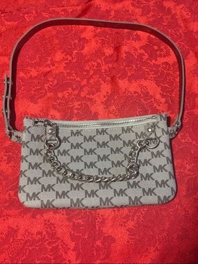 Michael Kors Pull Chain Belt Bag (grey)